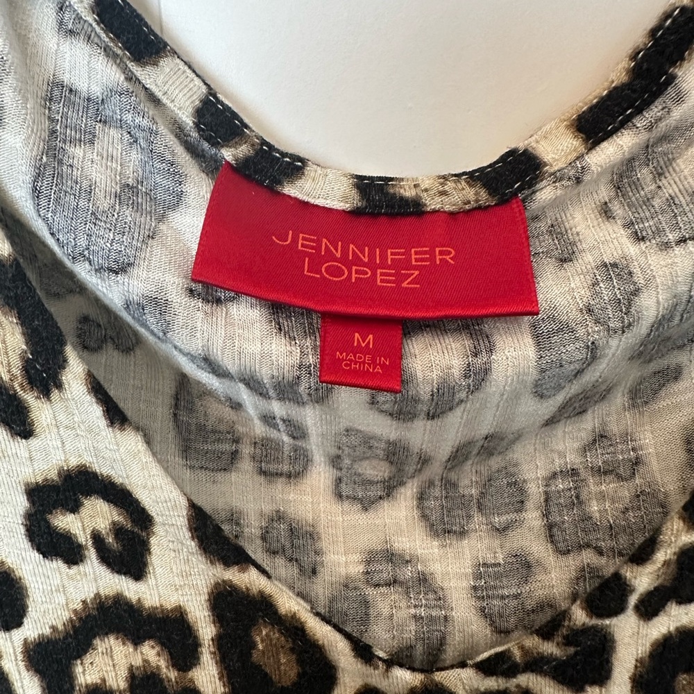 Leopard print t-shirt with sexy sleeve cut outs. JLo size Medium. - Picture 5 of 8